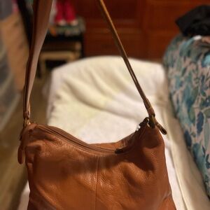 Elegant Tan Leather Shoulder Bag